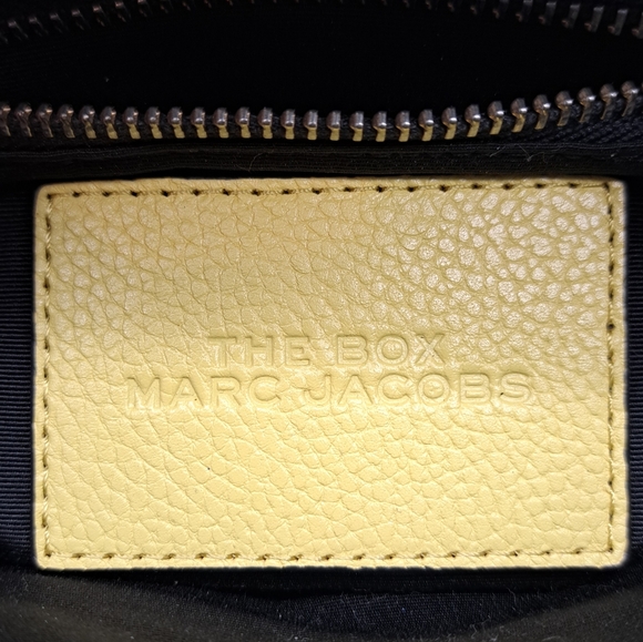Marc Jacobs Mini Textured Box Bag - Picture 9 of 14
